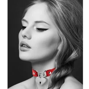Collar rojo fetish con un candado de corazónTienda erotica Torrejon Collar rojo fetish con un candado de corazónTienda erotica Torrejon